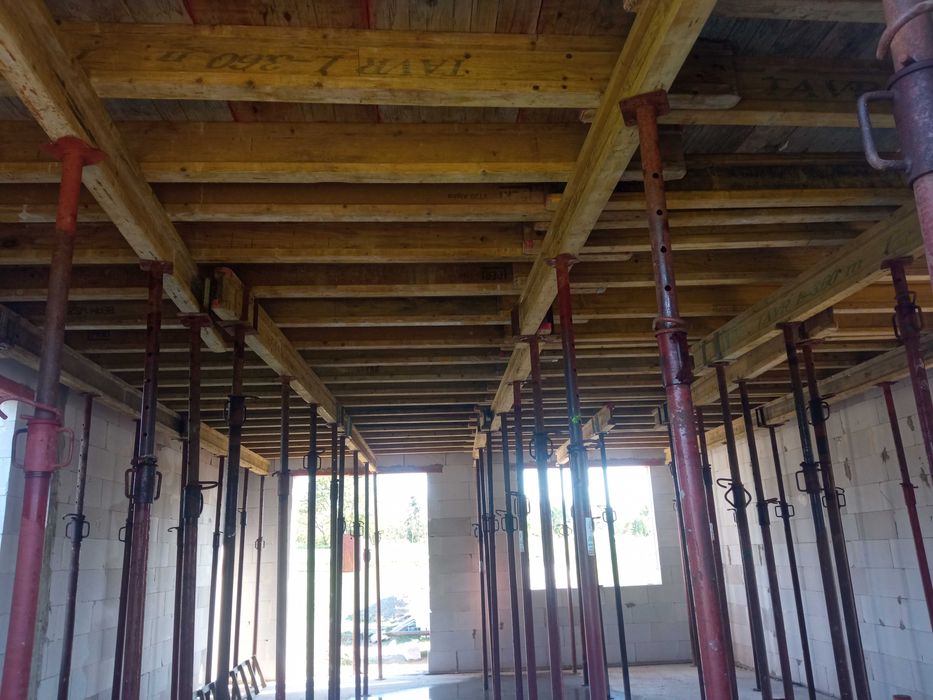 Wynajem wypożyczalnia szalunków stropowych, szalunki stropowe, stemple