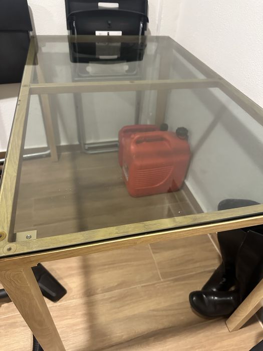 Mesa de vidro esta nova