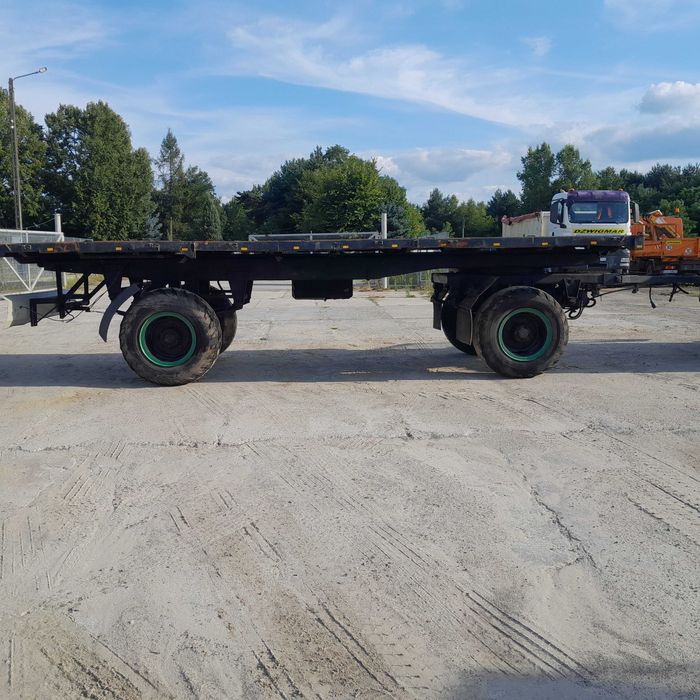 Przyczepa rolnicza platforma do bal