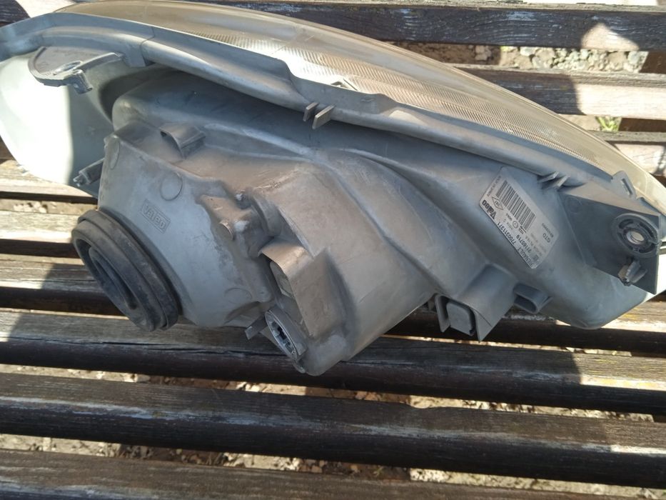 Оригінал  Фари    Рено трафік б.у.