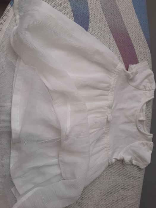 Biała sukienka z tiulem r. 62 / chrzest