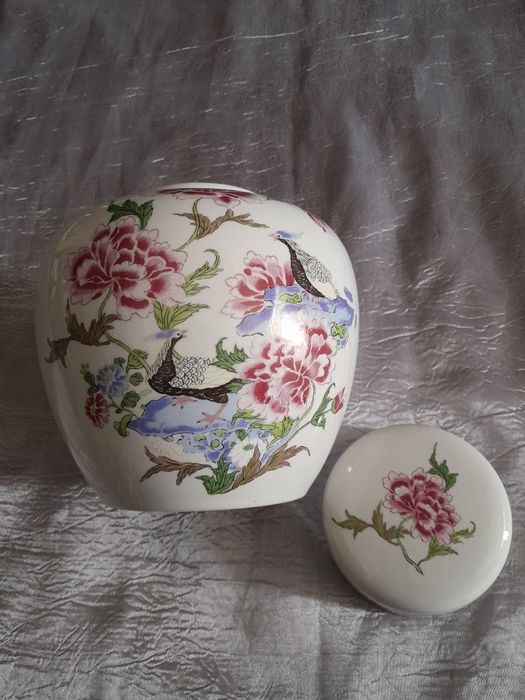 Small decorative pot459630471755212804