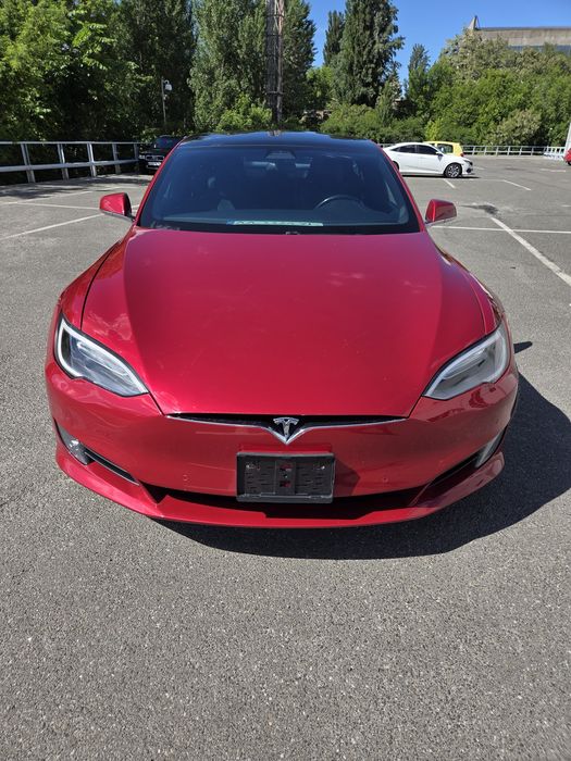 Tesla Model S  D75