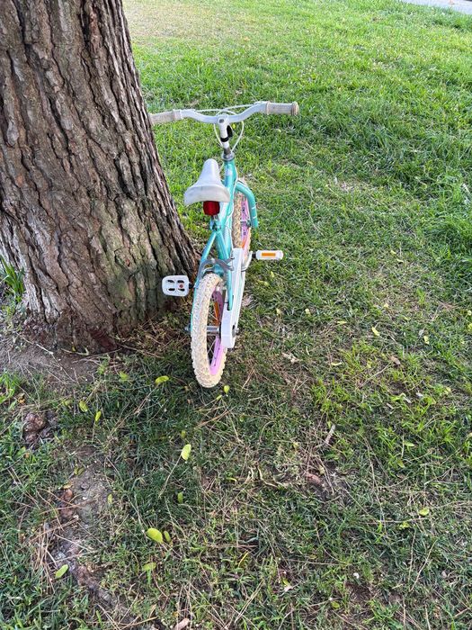 Bicicleta menina Berg com rodinhas