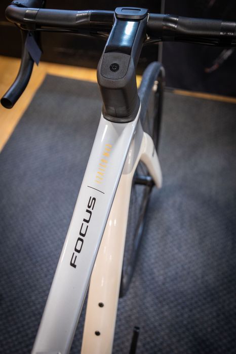 Bicicleta de Estrada Focus Izalco Max 8.7