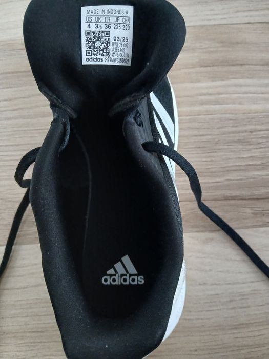 Sprzedam buty Adidas.