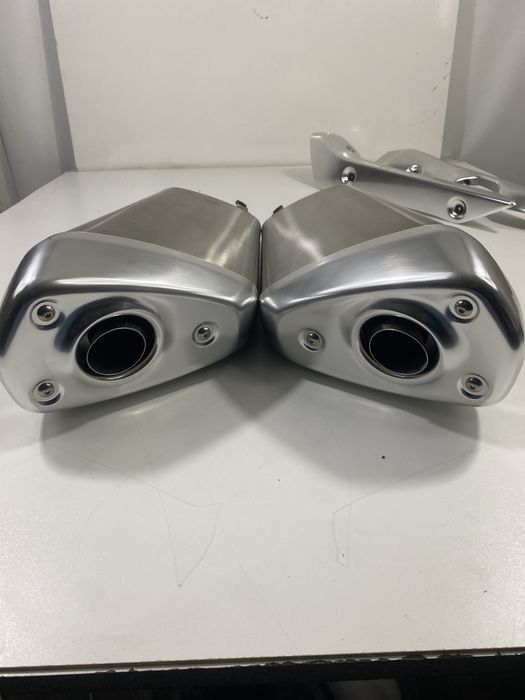 Suzuki GSX 1300 Hayabusa Komplet Wydechów z Osłonami A964