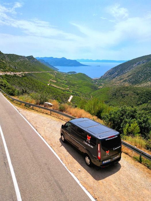 Wynajem busa | Wypożyczalnia BUS | 9 osób | Ford Transit Custom