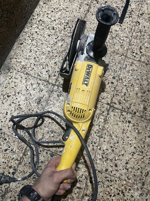 Vendo rebarbadora grande dewalt amarela