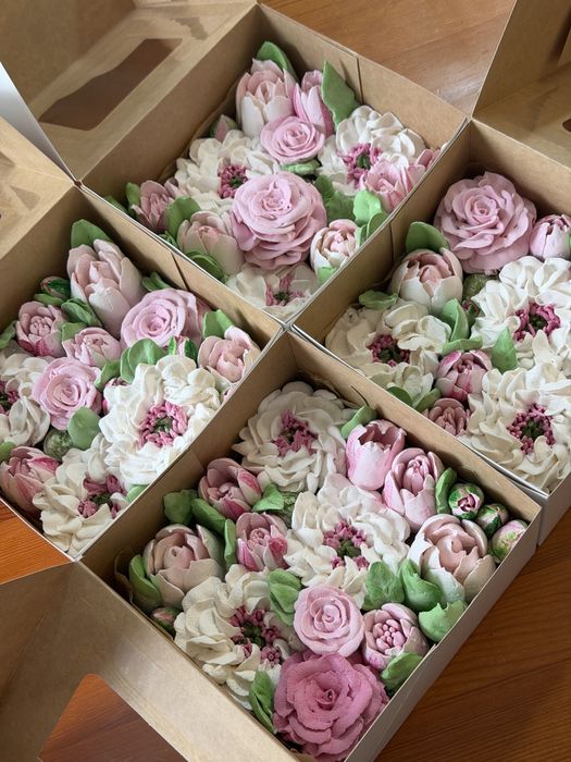 Kwiaty z marshmallow w eleganckim pudełku – słodki prezent handmade