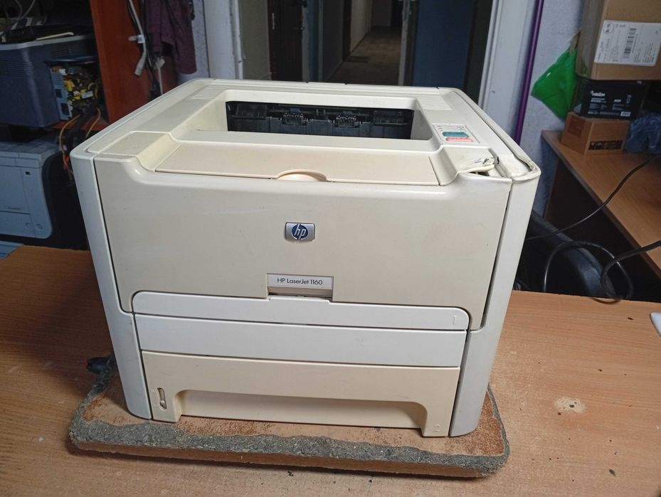 Лазерний принтер HP LaserJet 1160, пробіг всього 10200 сторінок