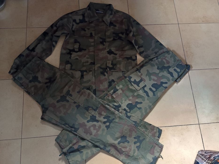 mundur harcerski moro rozmiar 146/152 (1xbluza , 2xspodnie)