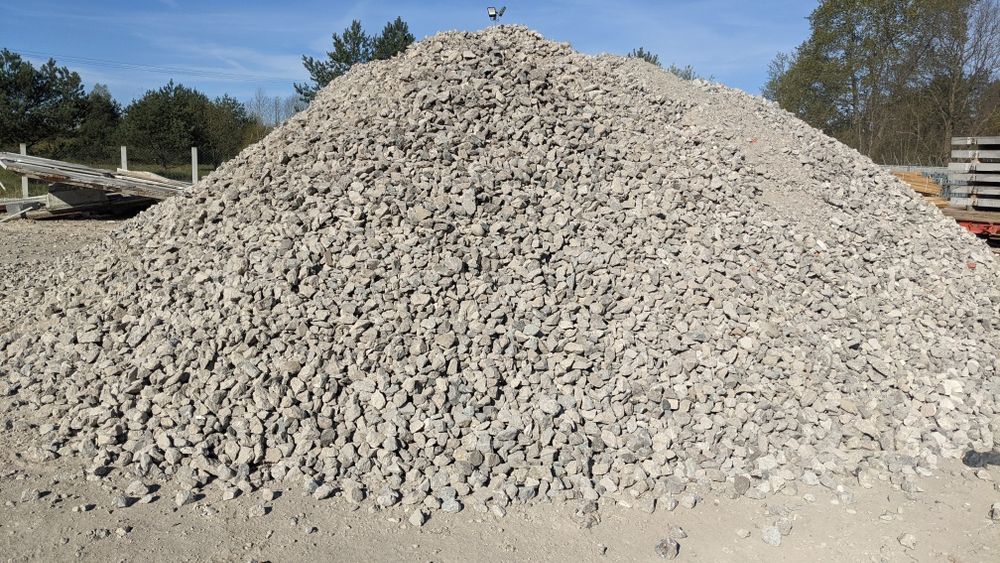 Gruz kruszony betonowy, tłuczeń, szlaka, kamień, żwir,
