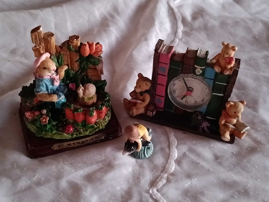 Relógio e Figuras decorativas antigas