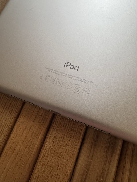 Планшет Apple IPad A1823 с поддержкой SIM-карты !!!