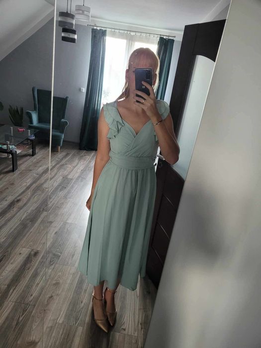 Piękna sukienka midi