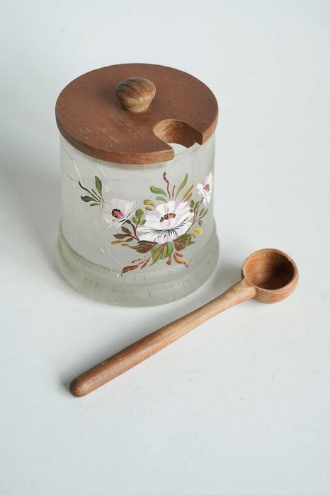 Ceramics and other items.425722889603665920