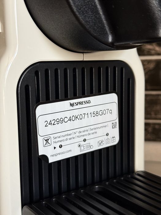 Капсульна кавоварка Krups Nespresso Inissia XN1001 White