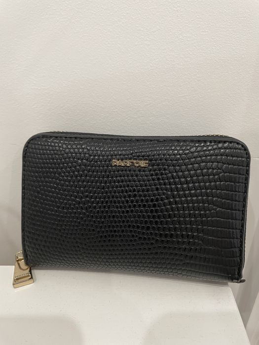 Carteira Preta com relevo