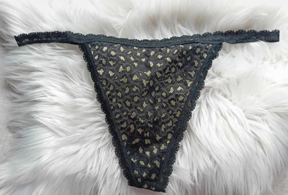 Majtki/ stringi Victoria' S Secret/ Nowe