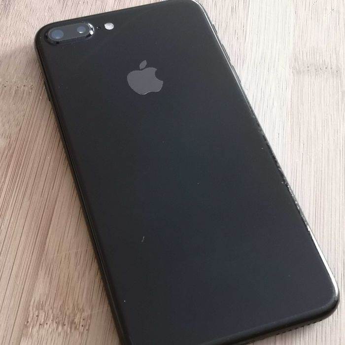 Iphone 7 plus 128gb preto + 11 capas