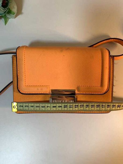 Яскрава сумка через плече River Island