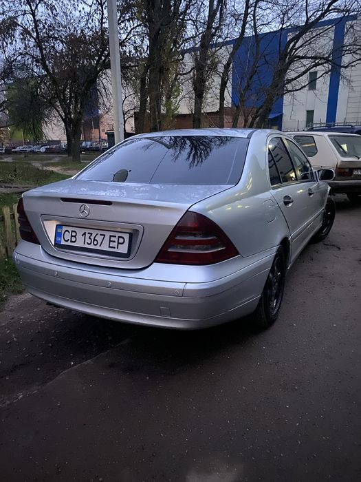 Мерседес 2002 2.2 дизель