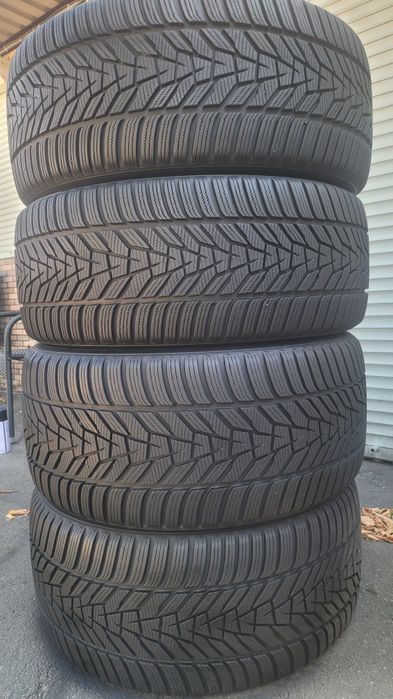 305 40 20/275 45 20 Hankook Winter Icept Evo 3