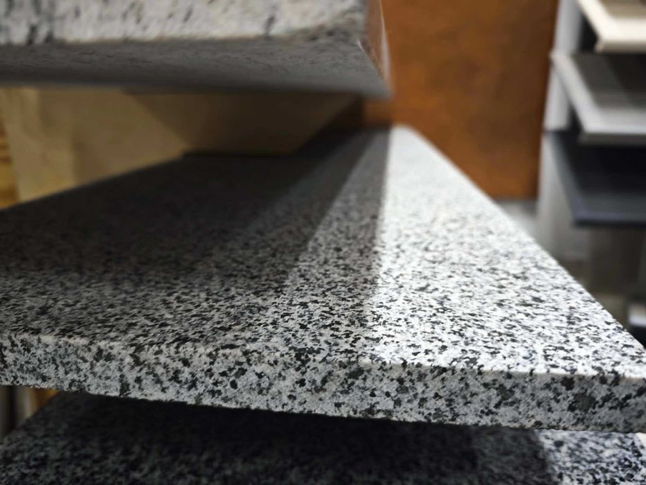 Płytki Granit G654 Padang Dark Płomieniowany oraz Polerowany