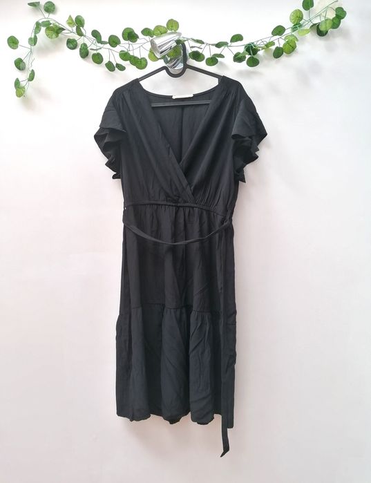 Vestido Preto Fino de Manga Curta