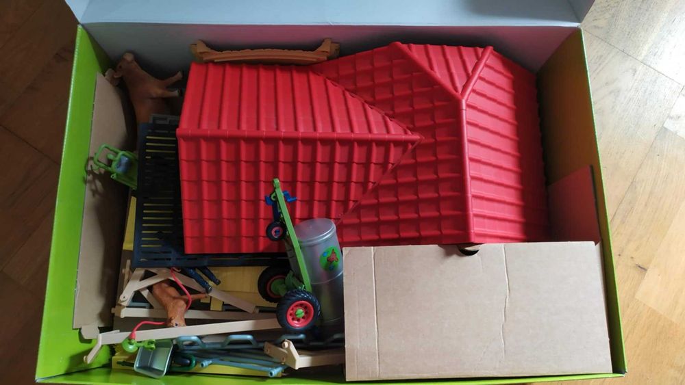 Sprzedam używany komplet Schleich Farma World