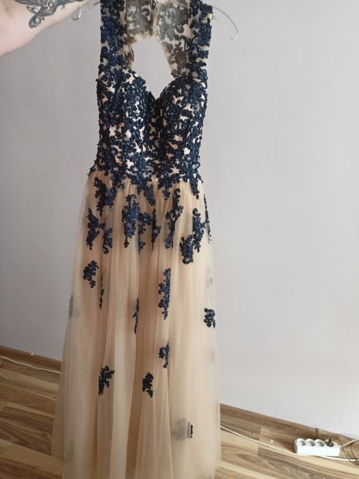 Elegancka sukienka