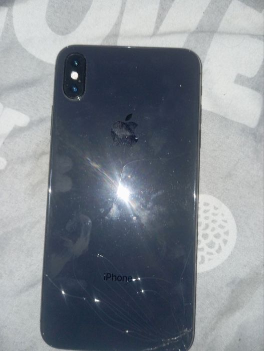 Продам Iphone xs max 256gd 84%