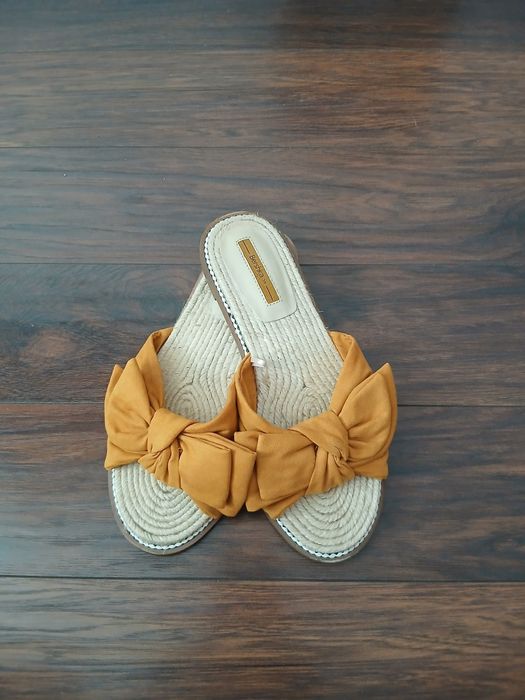 Klapki Bershka 39