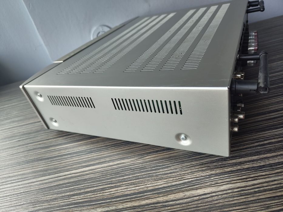 Amplituner Marantz NR1506