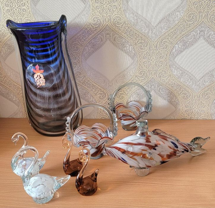 Колекційна ваза,  рибка, лебеді