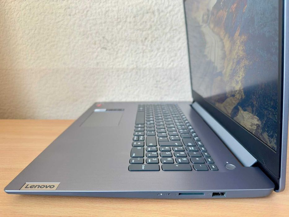 Як Новий, ідеал Lenovo IdeaPad 3 17.3" Ryzen 5 5500U/8GB/512SSD/Vega 7