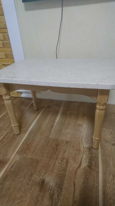 Продам стол из мрамора .