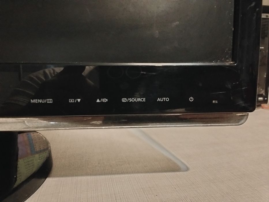 Монітор ,телевізор 24 та  монітор19