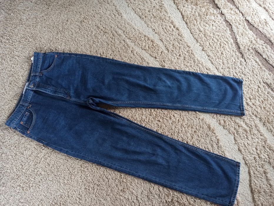 Damskie spodnie Reserved rozmiar 40 straight