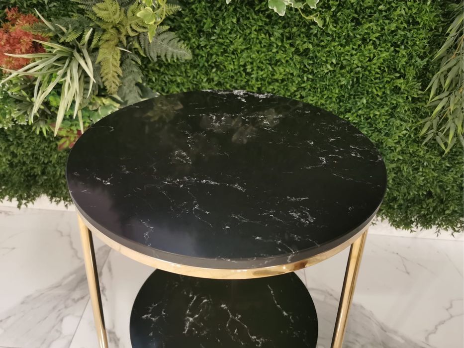Mesa centro Preta / Dourada - Design