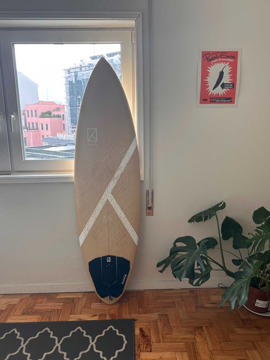 Shortboard KANOA Slide Rider 5’11 – 32 L – estado quase novo – Futures