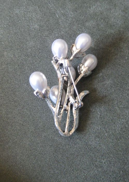 Alfinete / Broche / Pregadeira Ramo Perolas NOVO