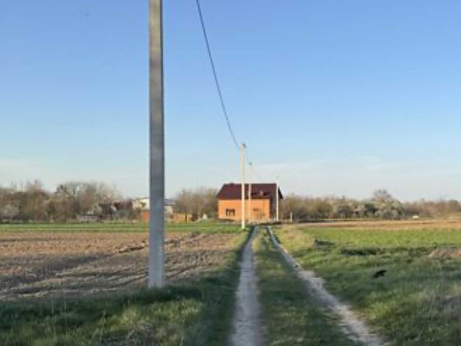 (3) Продам земельну ділянку в с. Писарівці 9006