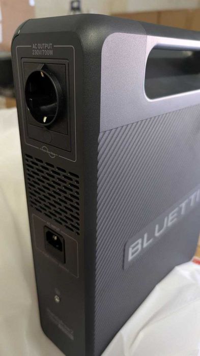 Зарядна станція BLUETTI Handsfree 2 Portable Station 700W 512Wh