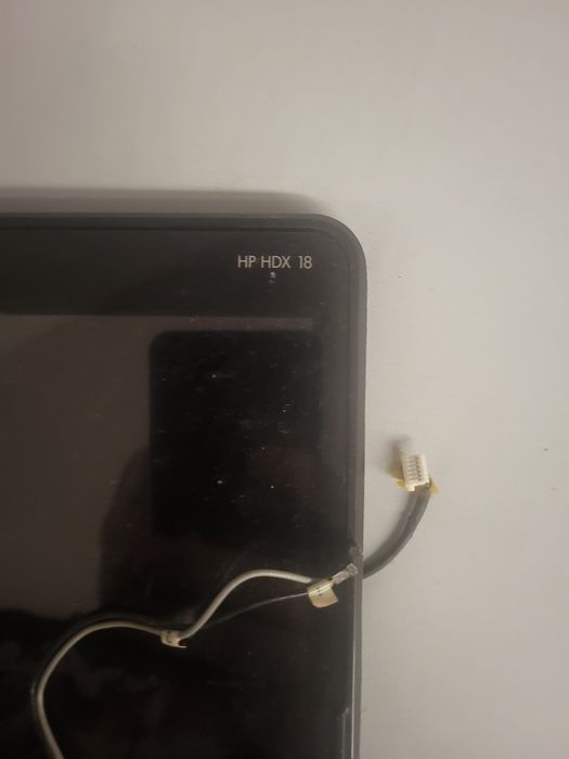 4Sprzedam klapę matrycy zawiasy pasmo do laptopa HP Pavilion DV7.