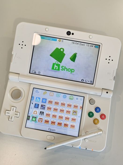 Nintendo New3DS Branca Desbloqueada Homebrew 4GB