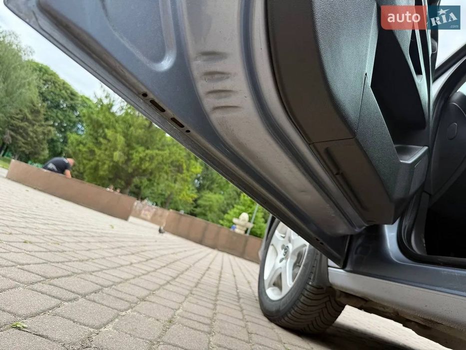 Opel Astra 2006рік 1.6 газ- бензин.