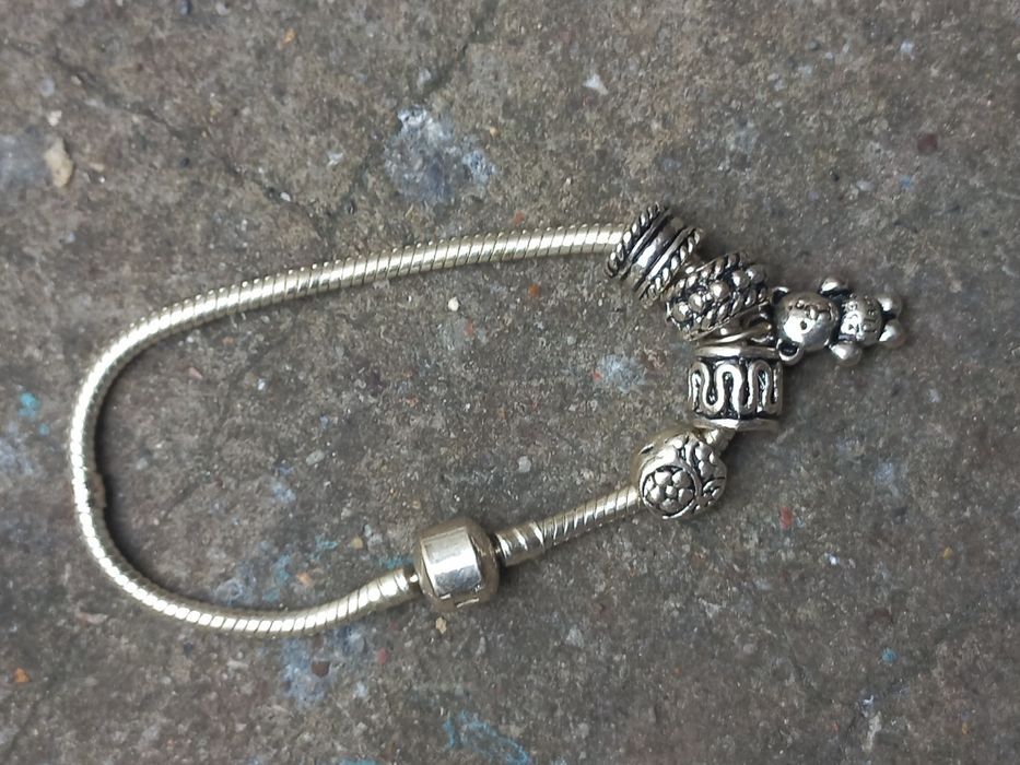 Елегантний браслет з посрібленням,з підвіскою мішки як пандора