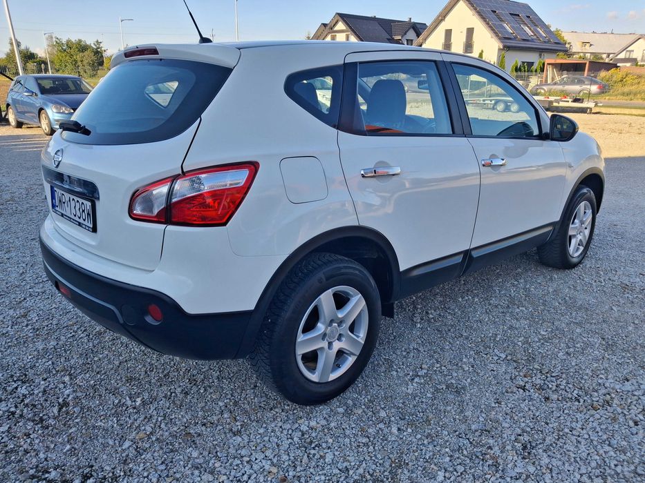 Ładny Qashqai 1.6 benzyna z Niemiec AUTA ŻURAWICE